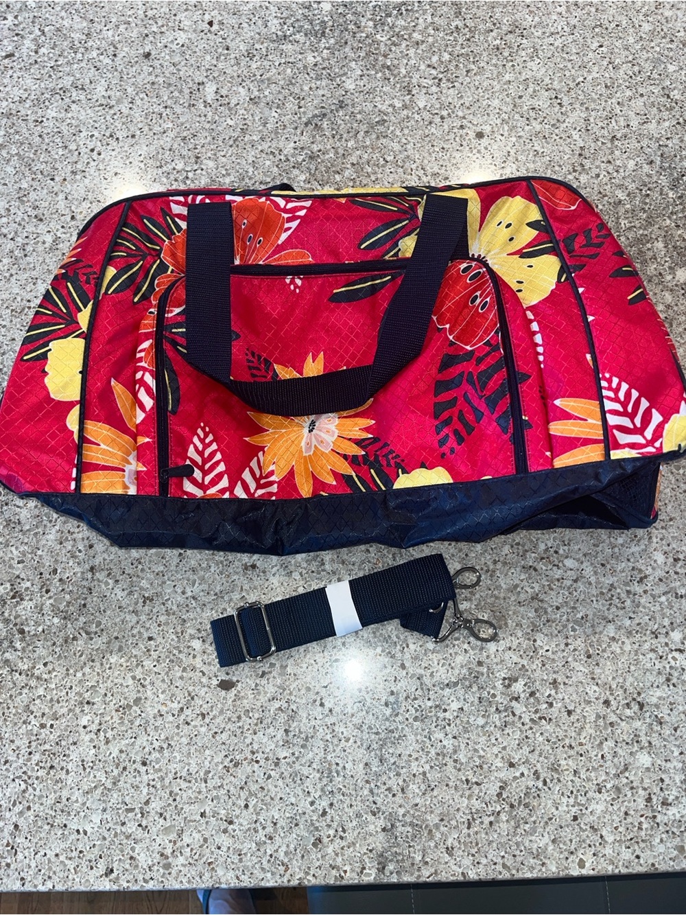 All Packed Duffle from Thirty-One (Tropical Garden floral ) - Picture 3 of 4